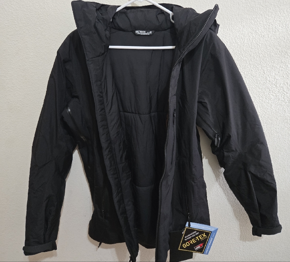 Arc'teryx Beta Jacket - Picture 7 of 9